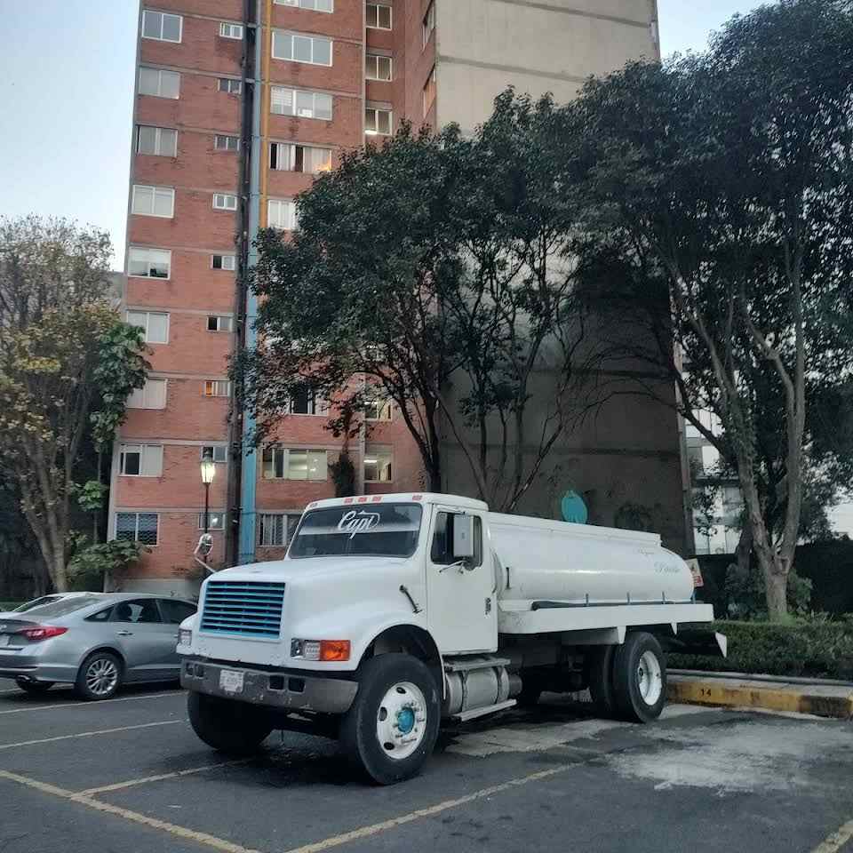 Pipas de Agua Potable Manantial de Reyes